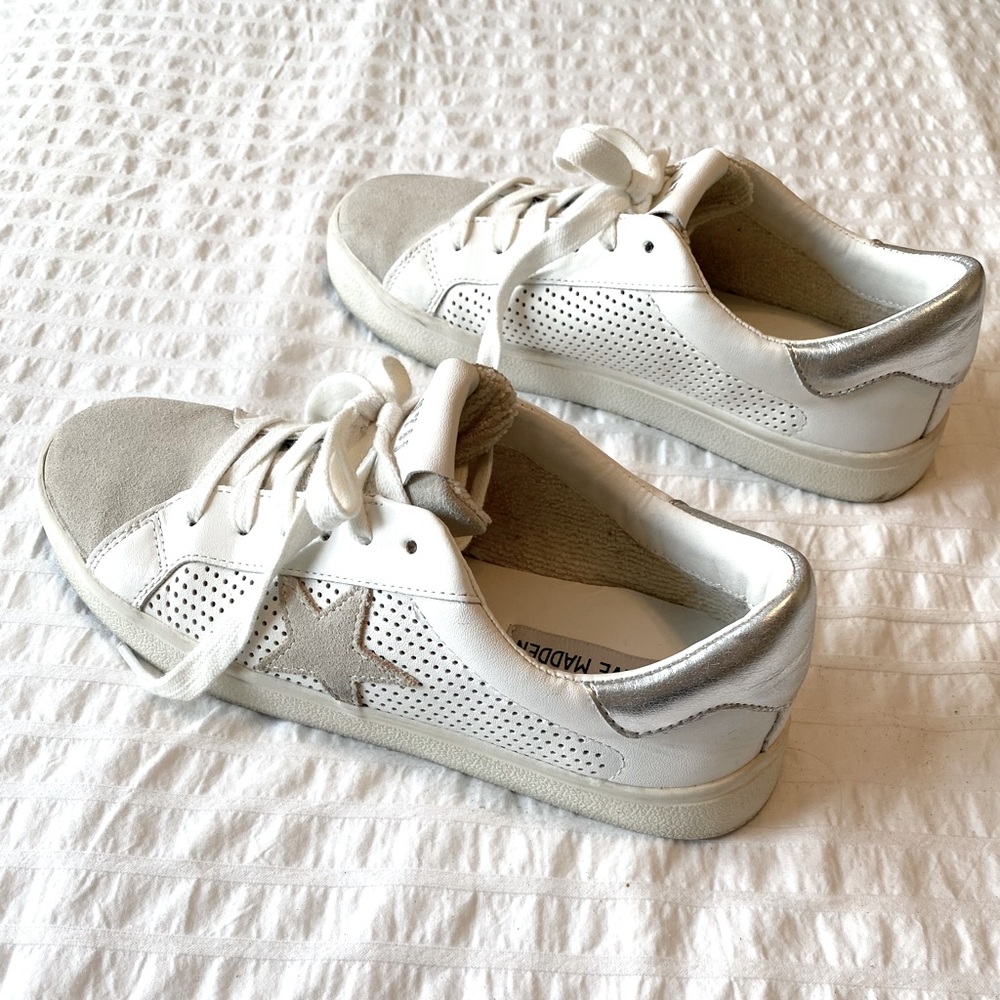 Steve Madden Starling Sneakers in Taupe size 7